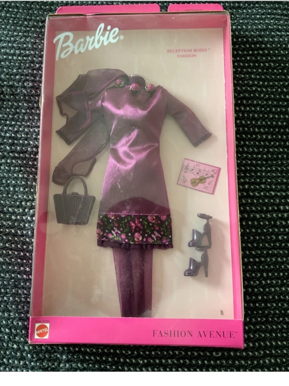 Barbie Fashion Avenue Reception Roses outfit dated 2000 NRFB
